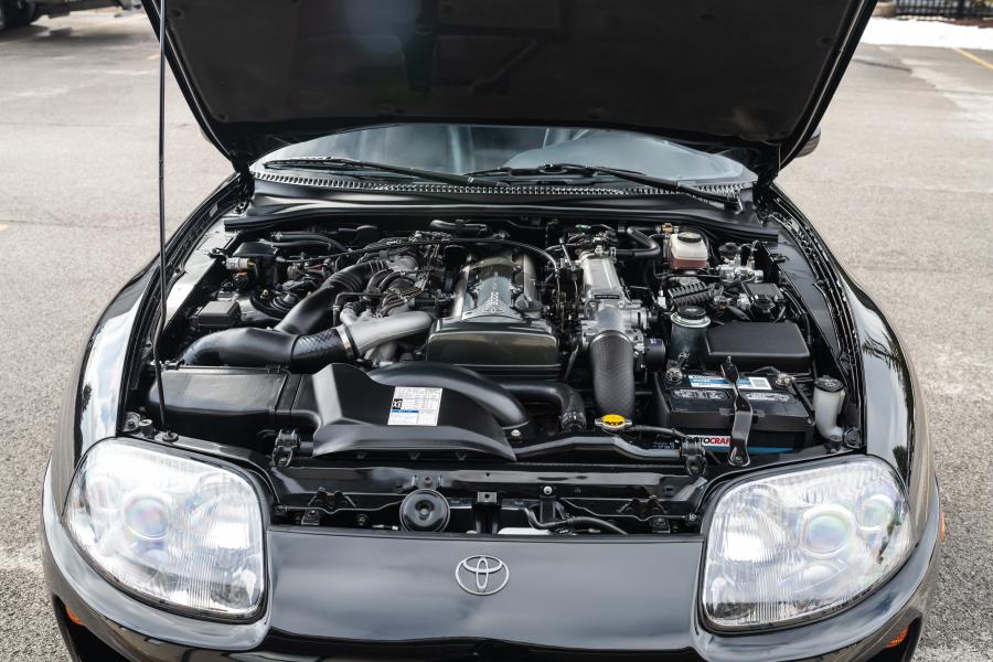 Моторный отсек Toyota Supra Turbo Sport Roof (JZA80) 1993 года  (фото 8 из 24)